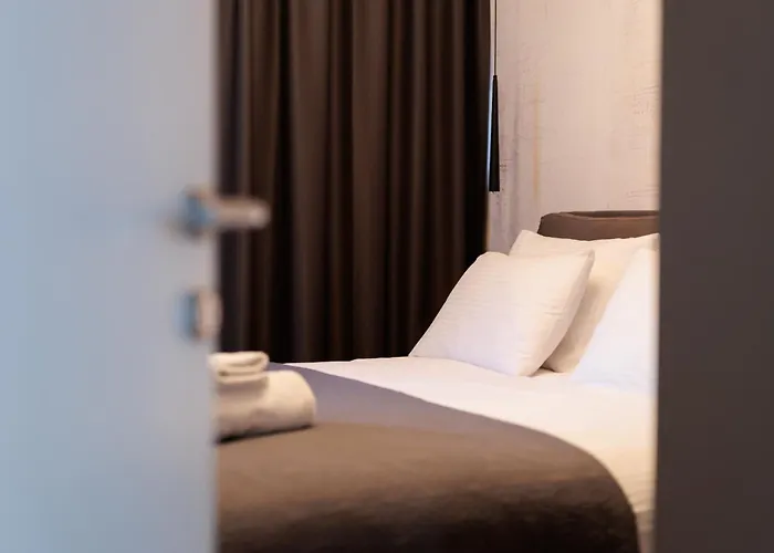 Zarina - Old Town Center *