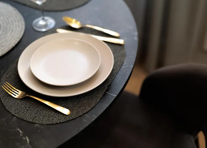 Zarina - Old Town Center